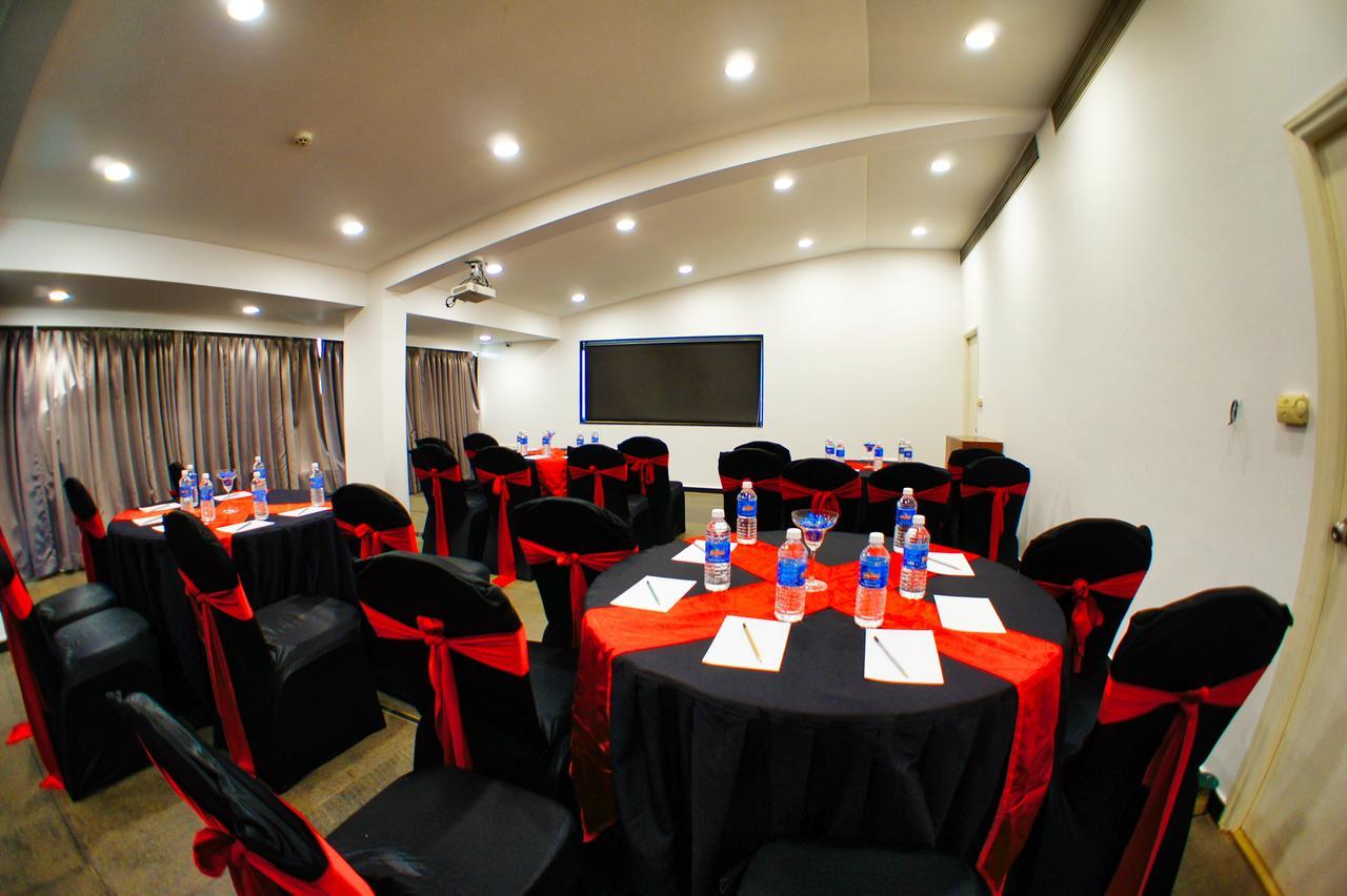 The Fern Residency, Miramar Panaji Exterior foto